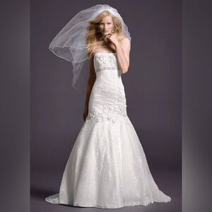 Oleg Cassini Size 8 Ivory Lace Wedding Dress with 3D Floral Details Style CWG377